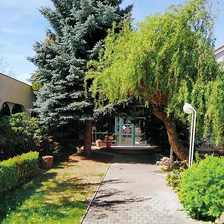 Vega Мотель Sezimovo Usti